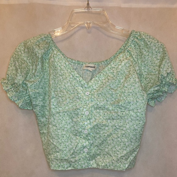 Cute green floral crop top - Picture 4 of 8